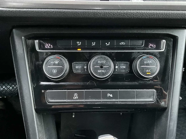 2017 - volkswagen - touran - 2.0 tdi - hondenwagen - afbeelding 4 van  17
