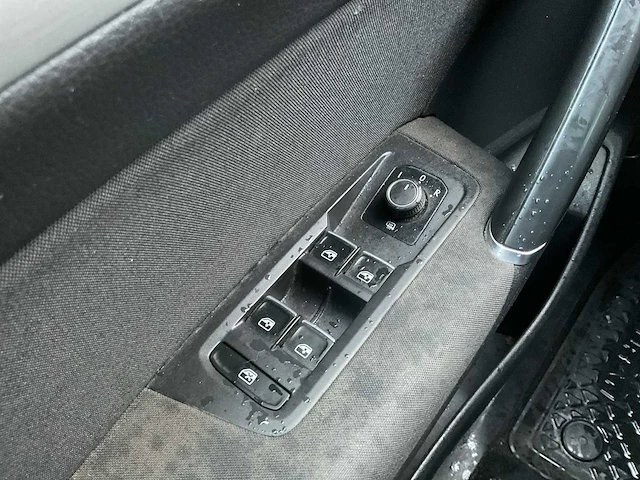 2017 - volkswagen - touran - 2.0 tdi - hondenwagen - afbeelding 7 van  17