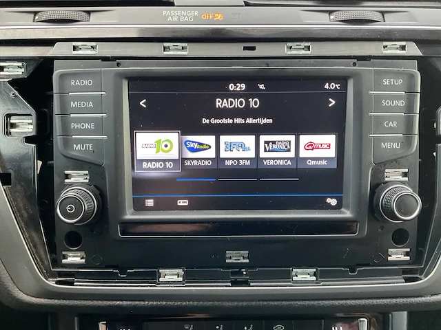 2017 - volkswagen - touran - 2.0 tdi scr - hondenwagen - afbeelding 3 van  19