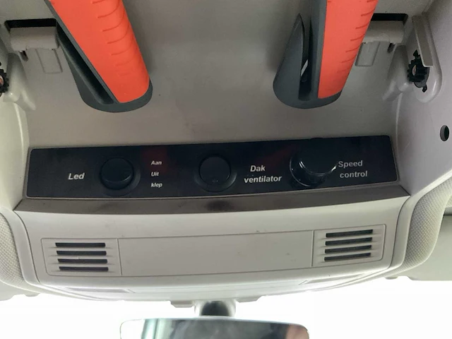 2017 - volkswagen - touran - 2.0 tdi scr comfortl - bedrijfswagen - afbeelding 9 van  19