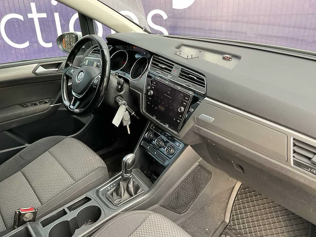 2017 - volkswagen - touran - 2.0 tdi scr comfortl - bedrijfswagen - afbeelding 16 van  19