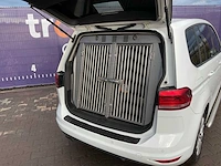 2017 - volkswagen - touran - 2.0 tdi scr comfortl - bedrijfswagen - afbeelding 18 van  19