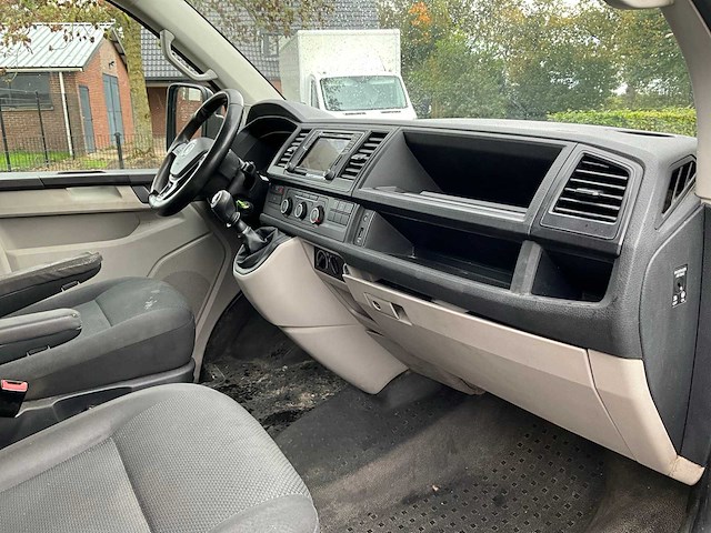 2017 - volkswagen - transporter - 2.0 tdi l2h1 dc 4mco - personenauto - afbeelding 9 van  32