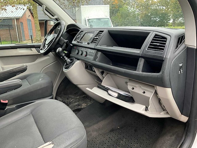 2017 - volkswagen - transporter - 2.0 tdi l2h1 dc 4mco - personenauto - afbeelding 10 van  32