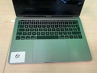 2017- apple - macbook pro - laptop - afbeelding 2 van  3