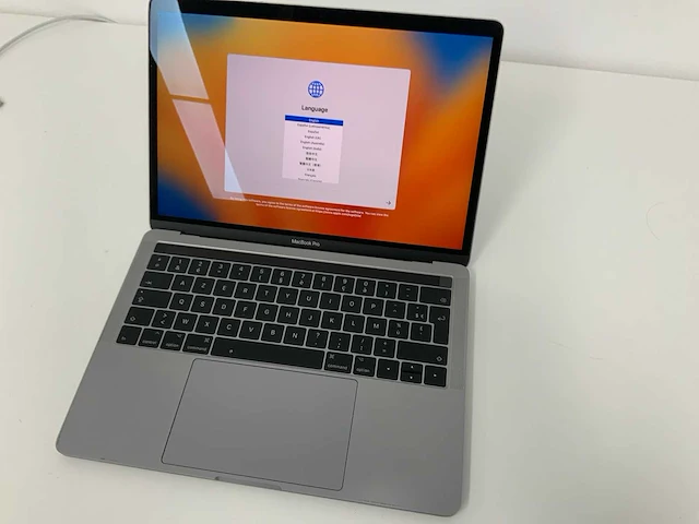 2017 apple 13-inch macbook pro mpxw2n/a laptop - afbeelding 1 van  4