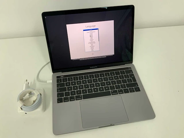 2017 apple a1706 13-inch macbook pro mpxv2n/a laptop - afbeelding 2 van  5