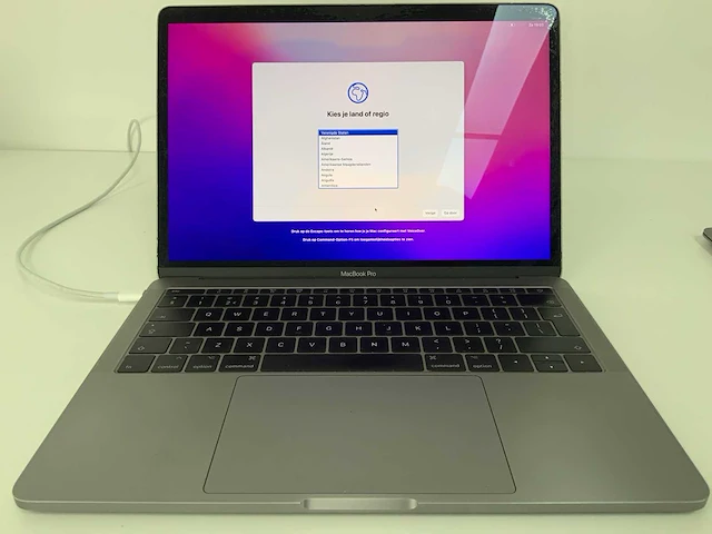 2017 apple a1708 13-inch macbook pro mpxt2n/a laptop - afbeelding 2 van  4