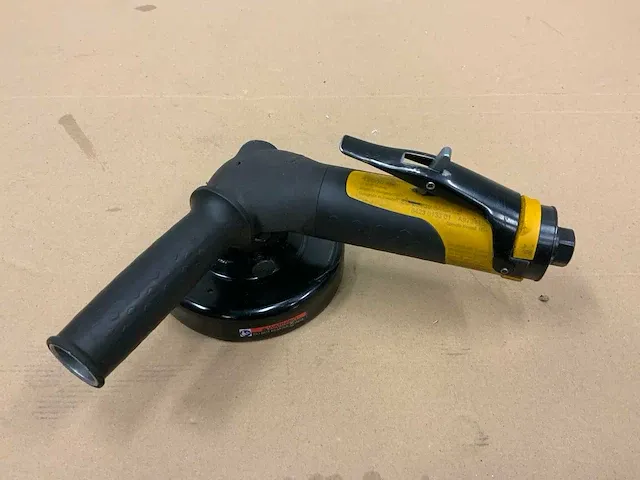2017 atlascopco lsv39 sa12-125 pneumatische hand slijpmachine - afbeelding 1 van  6