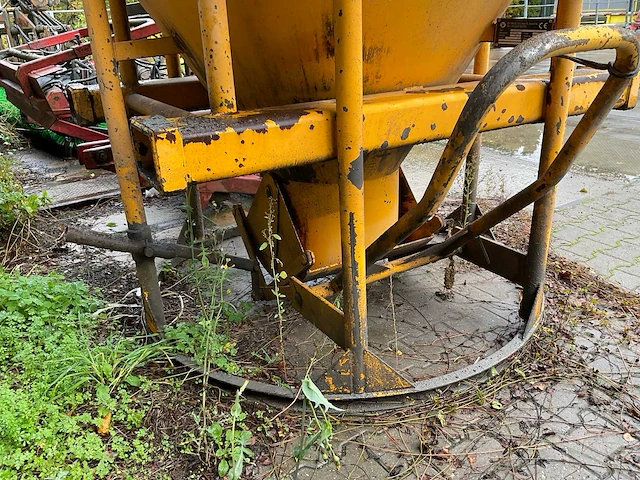 2017 beco kub2000sr betonkubel - afbeelding 4 van  7