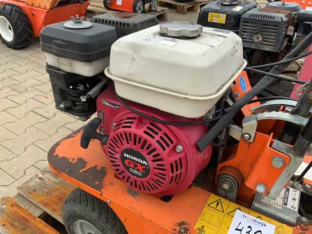 2017 benassi turf cutter 300 graszodensnijder - afbeelding 8 van  9