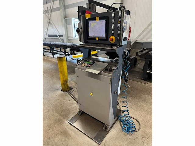 2017 bomar construction 820.450 dgs cnc semi automatische bandzaagmachine met aan-/afvoerbaan - afbeelding 19 van  33