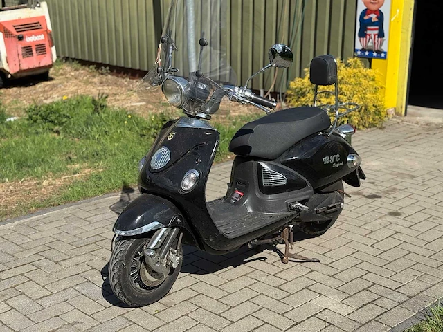 2017 btc legend scooter - afbeelding 1 van  12