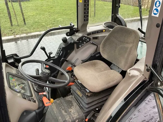 2017 case ih quantum 95n vierwielaangedreven landbouwtractor - afbeelding 18 van  32