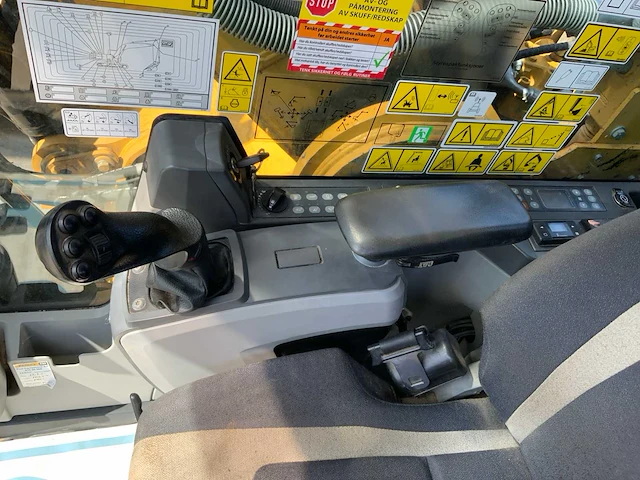 2017 caterpillar 330fl rupsgraafmachine met nieuwe cat bak - afbeelding 41 van  65