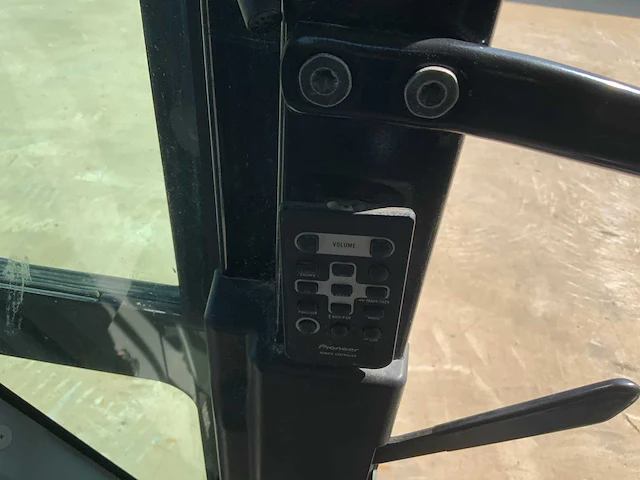 2017 caterpillar 330fl rupsgraafmachine met nieuwe cat bak - afbeelding 45 van  65