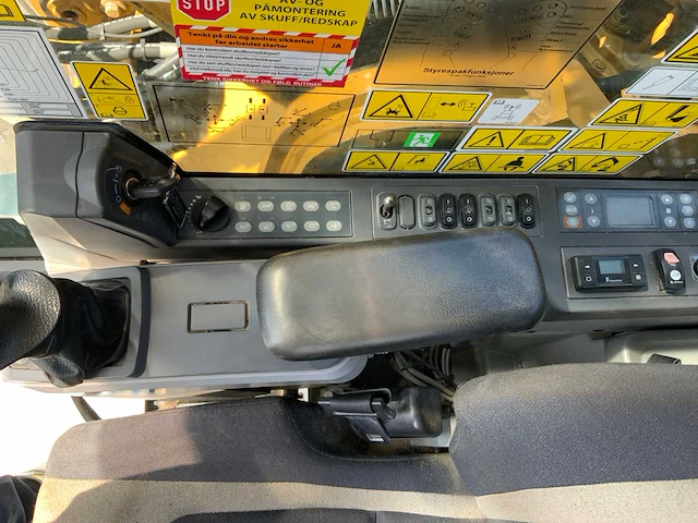 2017 caterpillar 330fl rupsgraafmachine met nieuwe cat bak - afbeelding 48 van  65