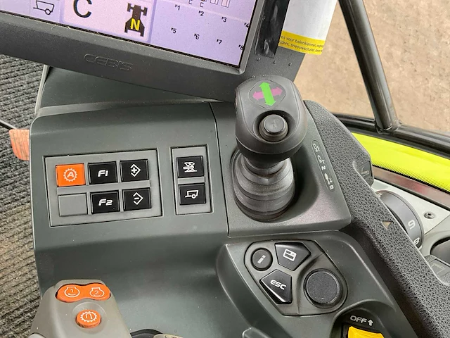 2017 claas 650 arion vierwielaangedreven landbouwtractor - afbeelding 28 van  45