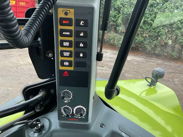2017 claas 650 arion vierwielaangedreven landbouwtractor - afbeelding 31 van  45