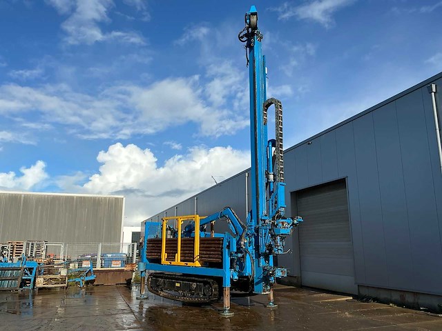 2017 conrad boxer 200 verticale rupsboorinstallatie - afbeelding 1 van  25