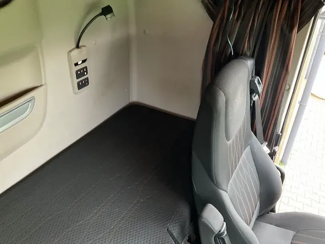 2017 daf xf 480 ft superspacecab vrachtwagen - afbeelding 26 van  53