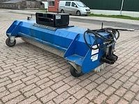 2017 delvano straatveegmachine - afbeelding 1 van  12