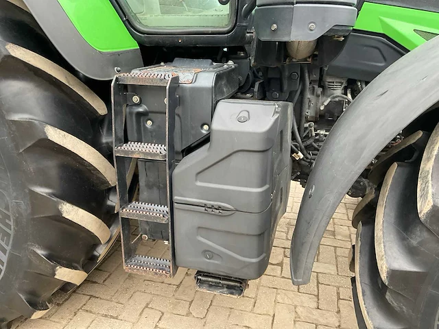 2017 deutz-fahr 6175.4 ttv agrotron vierwielaangedreven landbouwtractor - afbeelding 19 van  44