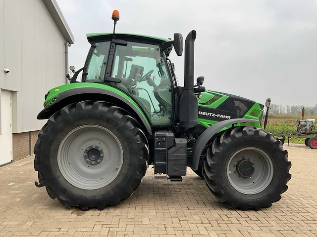 2017 deutz-fahr 6175.4 ttv agrotron vierwielaangedreven landbouwtractor - afbeelding 4 van  44