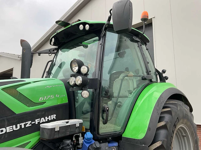 2017 deutz-fahr 6175.4 ttv agrotron vierwielaangedreven landbouwtractor - afbeelding 8 van  44