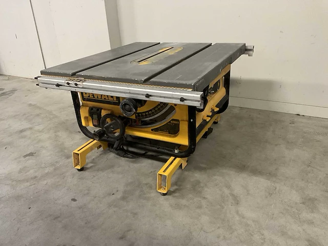 2017 dewalt dw745-qs zaagtafel - afbeelding 1 van  6