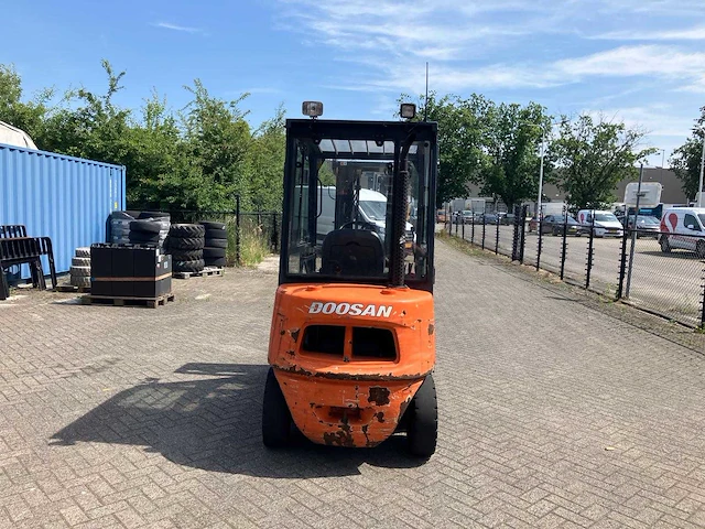 2017 doosan d25s-5 vorkheftruck - afbeelding 5 van  6