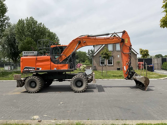 2017 doosan dx140w-5 banden graafmachine - afbeelding 38 van  42