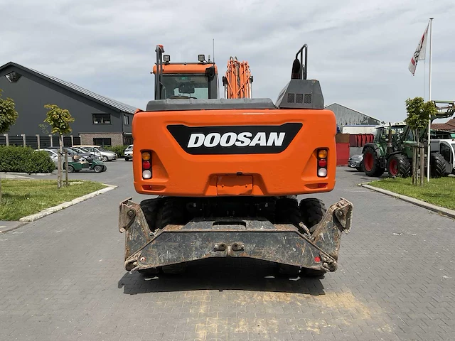 2017 doosan dx140w-5 banden graafmachine - afbeelding 40 van  42