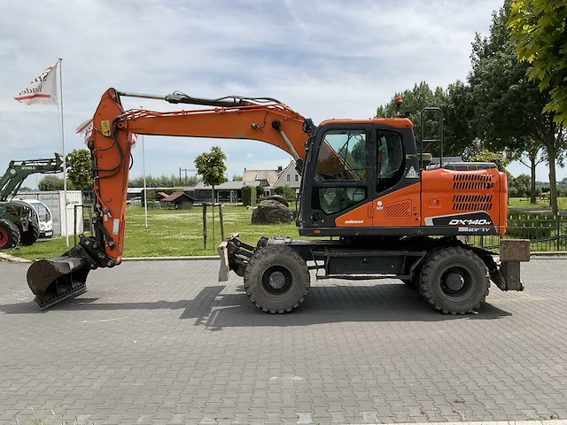 2017 doosan dx140w-5 banden graafmachine - afbeelding 42 van  42