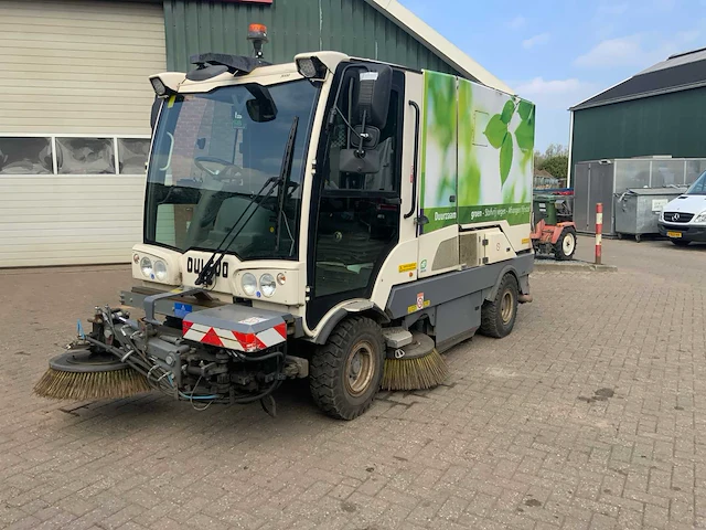 2017 dulevo 3000t straatveegmachine - afbeelding 1 van  46
