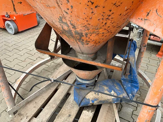 2017 eichinger 1016h.10 betonkubel - afbeelding 4 van  7
