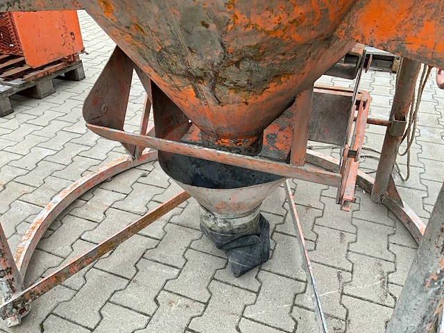 2017 eichinger 1016h.12 betonkubel - afbeelding 4 van  8
