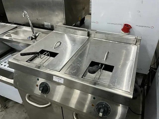 2017 electrolux a7freh2ff0 dubbele friteuse - afbeelding 9 van  9