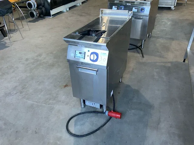 2017 electrolux e9fred1jf0 friteuse “rvs” - afbeelding 1 van  11