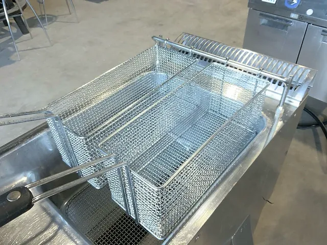 2017 electrolux e9fred1jf0 friteuse “rvs” - afbeelding 10 van  11
