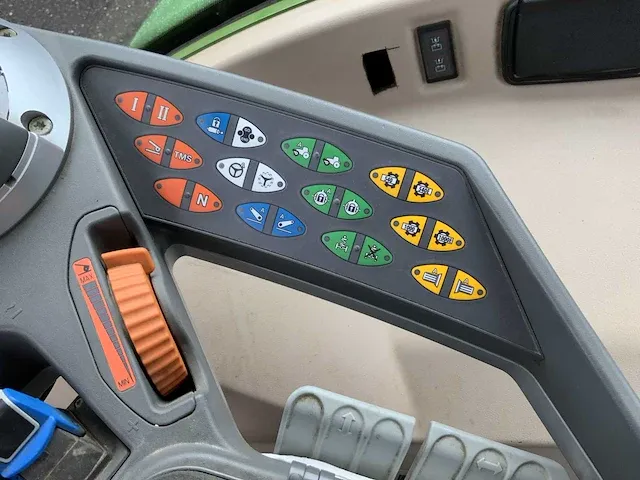 2017 fendt 720 vario vierwielaangedreven landbouwtractor - afbeelding 32 van  45