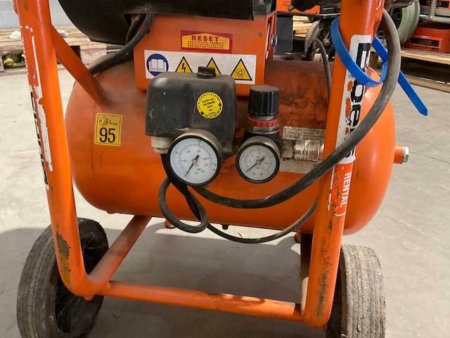 2017 fiac rrrer olievrije compressor - afbeelding 10 van  10