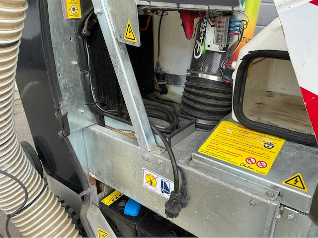 2017 glutton 2411 electric afvalzuiger - afbeelding 16 van  29