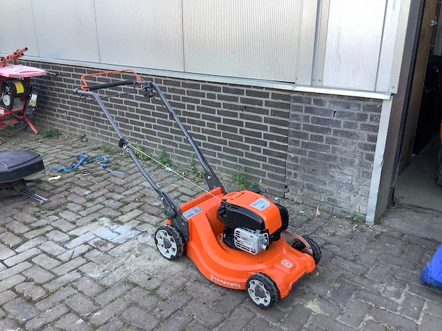 2017 husqvarna lc347v grasmaaier - afbeelding 1 van  5