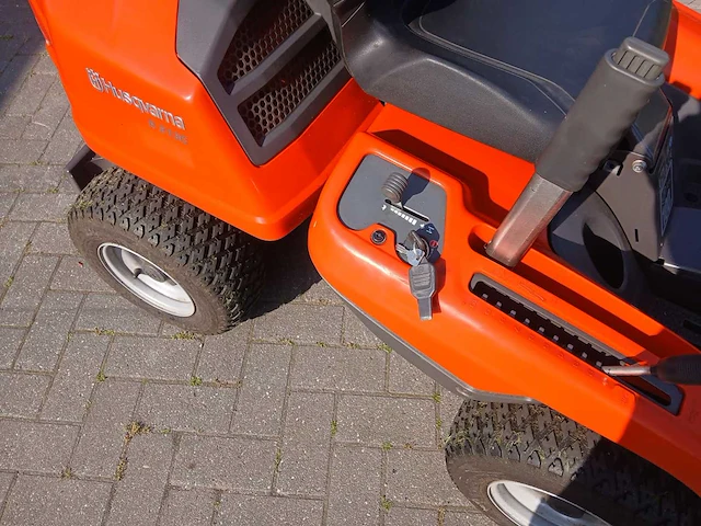 2017 husqvarna r213c zitmaaier - afbeelding 2 van  7