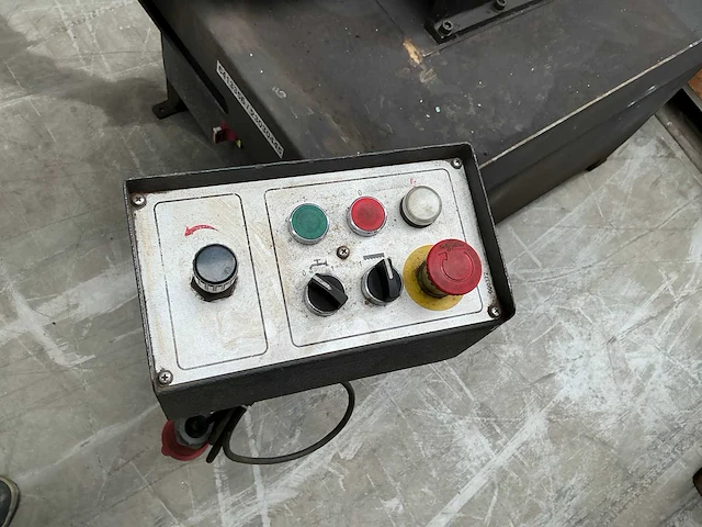 2017 huvema hu230dg bandzaagmachine - afbeelding 5 van  8