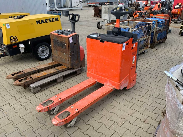 2017 hyster p2.0s fbw elektrische palletwagen - afbeelding 2 van  8