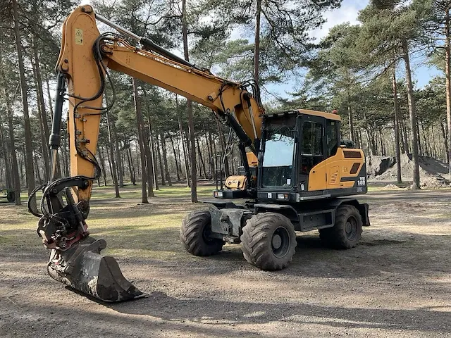 2017 hyundai hw140 banden graafmachine - afbeelding 1 van  68