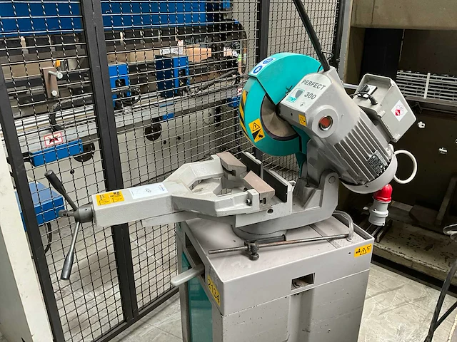 2017 imet perfect 300 afkortcirkelzaagmachine - afbeelding 1 van  14