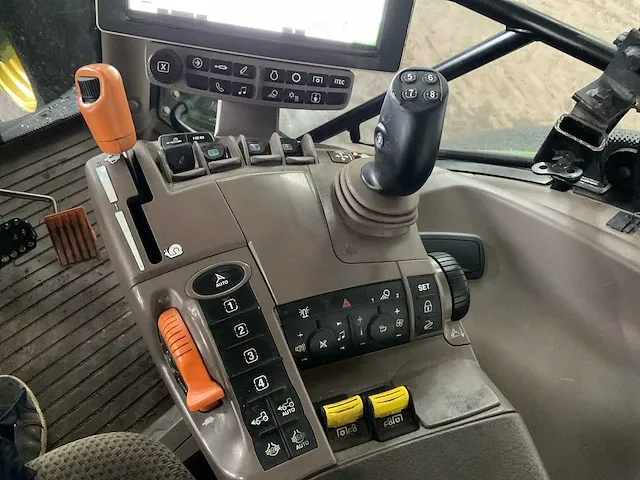 2017 john deere - 6155r - vierwielaangedreven landbouwtractor - afbeelding 14 van  26